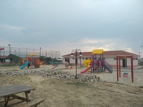 Oturma Yerleri ve Çocuk Parkı
