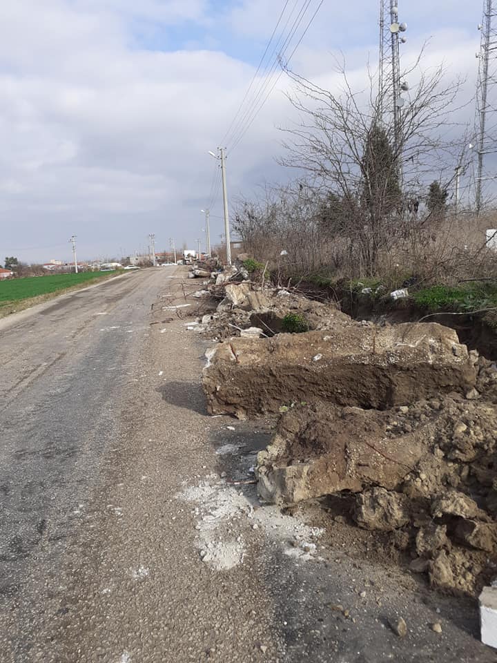 Mezarlık Kol Duvar Yapımına Başlandı