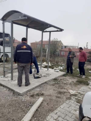 Beldemiz Ana Yol Kenarında Yolcu Bekleme Kabini Tamamlandı.